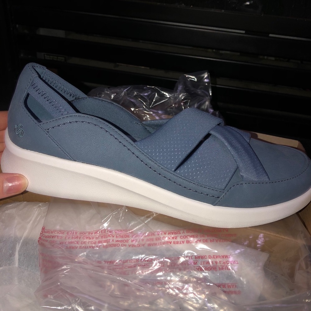 Clarks Cloudsteppers shoes!